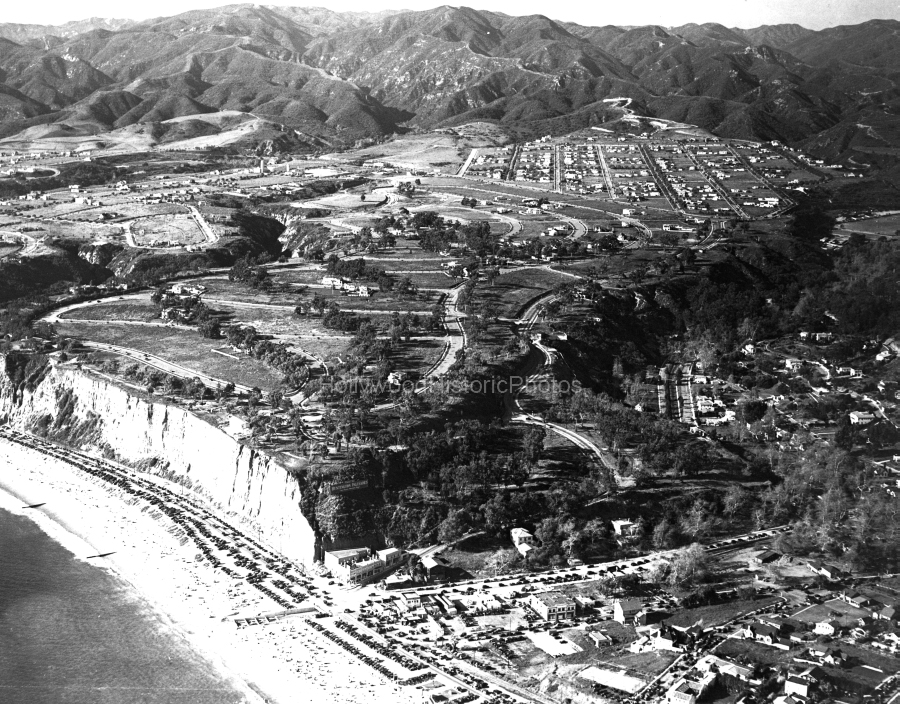 Pacific Palisades 1934 View north wm.jpg
